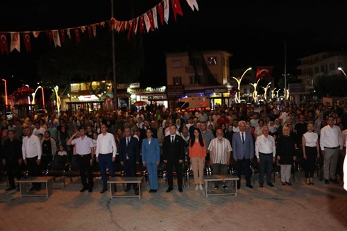Kaymakam Sn. Bayram GALE, 15 Temmuz Demokrasi ve Milli Birlik günü kapsamında Cumhuriyet Meydanında düzenlenen programa katıldı.